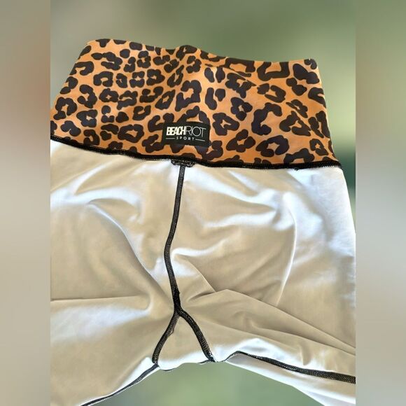 Beach Riot Piper Legging in Leopard Print Size S - Picture 7 of 11